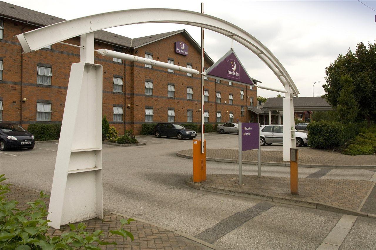 Premier Inn Sheffield Arena Exterior foto