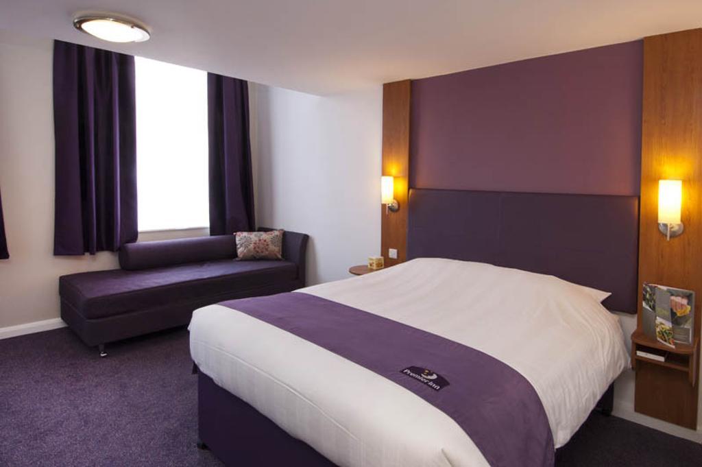 Premier Inn Sheffield Arena Exterior foto